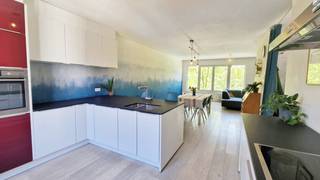Ruim en lichtrijk duplex appartement in de bruisende Natiewijk.Dit stijlvol en instapklaar appartement van 124 m² combineert ruimte, comfort en een...
