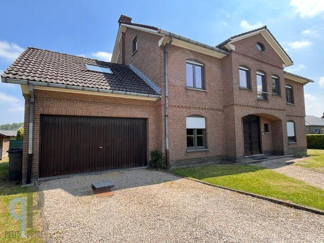 Gelijkvloers, ruim en zeer centraal gelegen appartement - foto 1