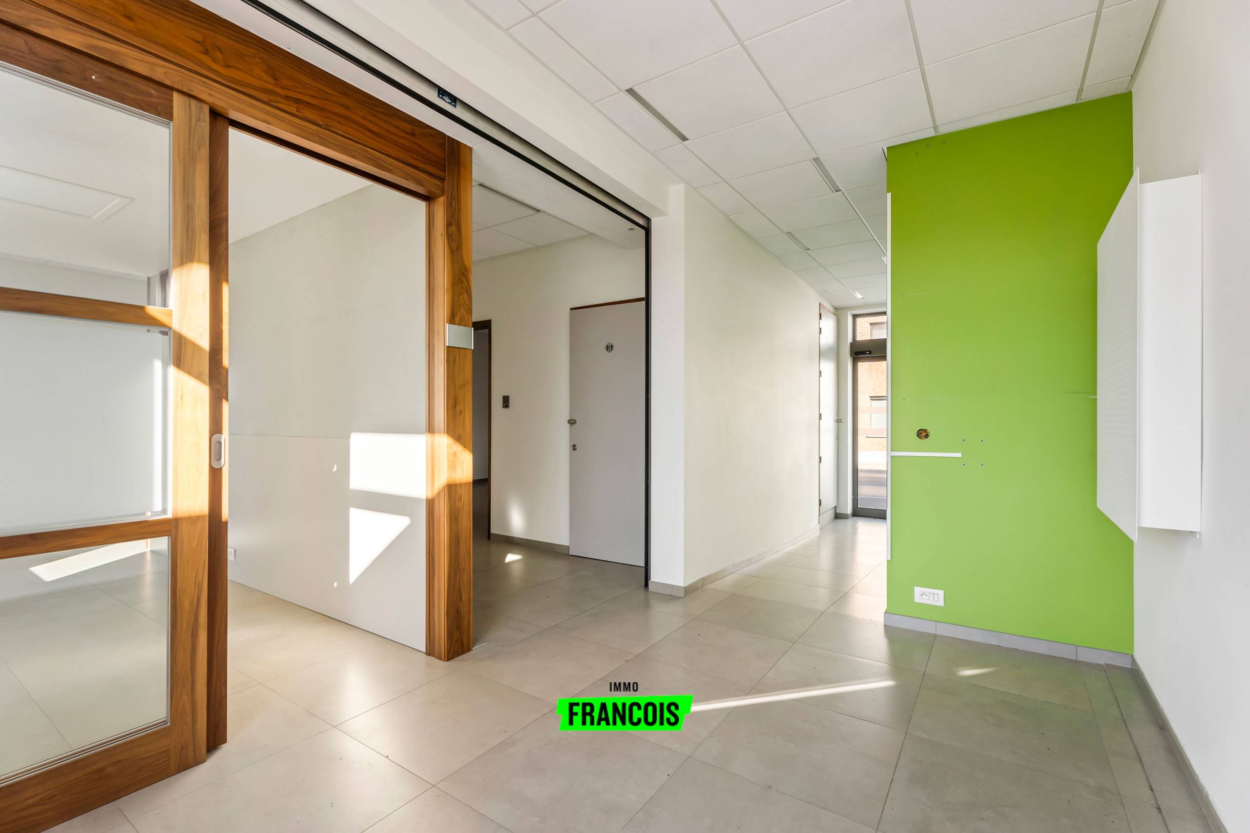 Commercial à louer à Zonnebeke - photo 3