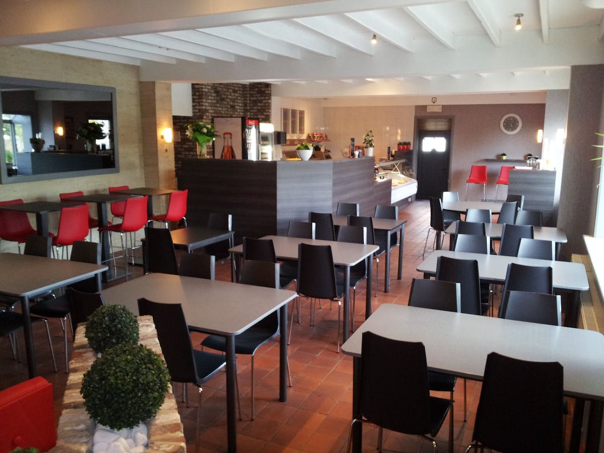 Propriété commerciale avec une maison au rond-point à Westrozebeke - photo 3