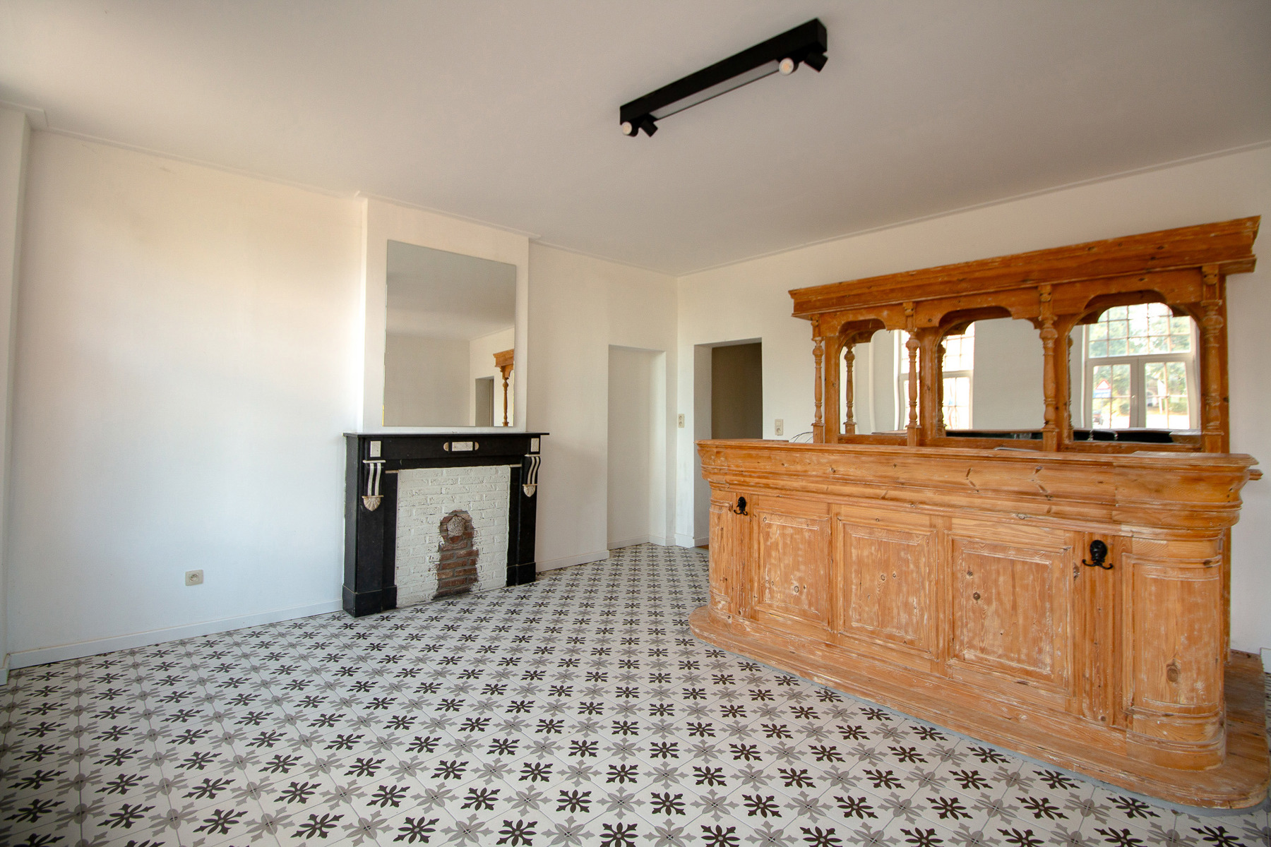 Prachtig gerenoveerde woning voor gemengd gebruik. - foto 4
