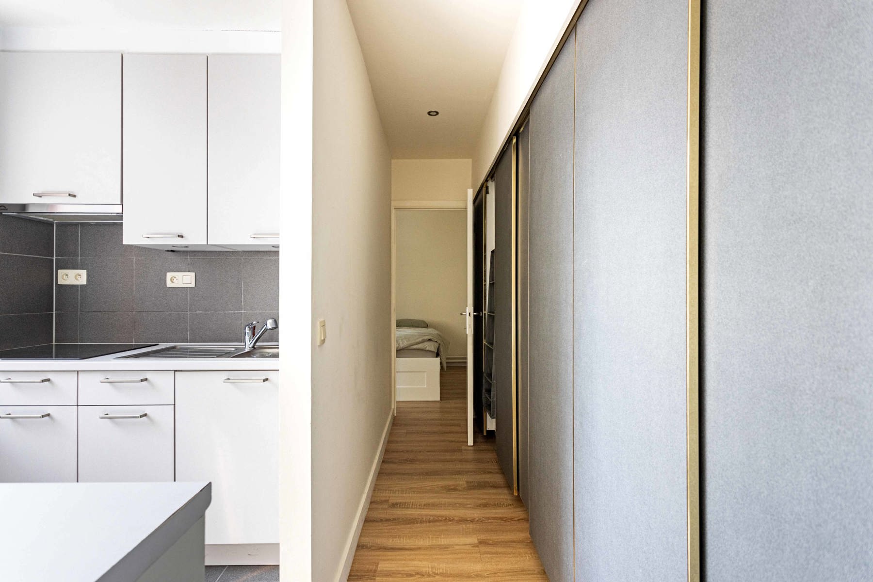 Te huur: volledig gerenoveerde studio te Aalst! - foto 5