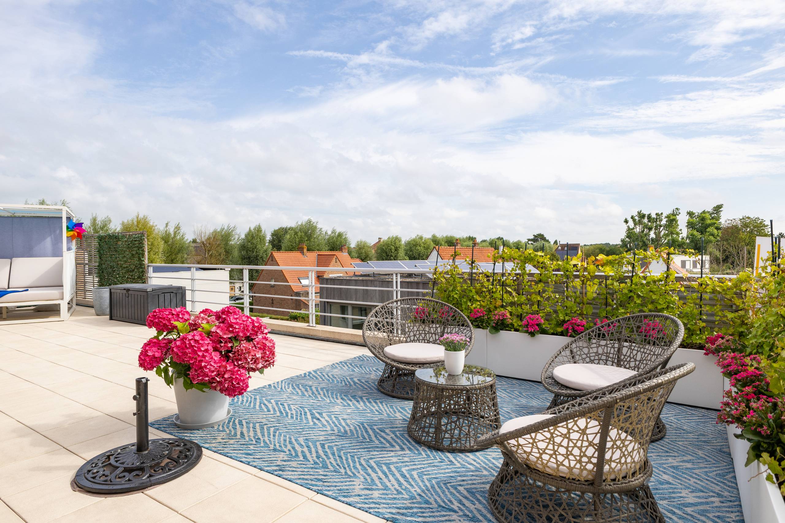 Appartement met ruim terras te koop in Sint-Idesbald! - foto 1