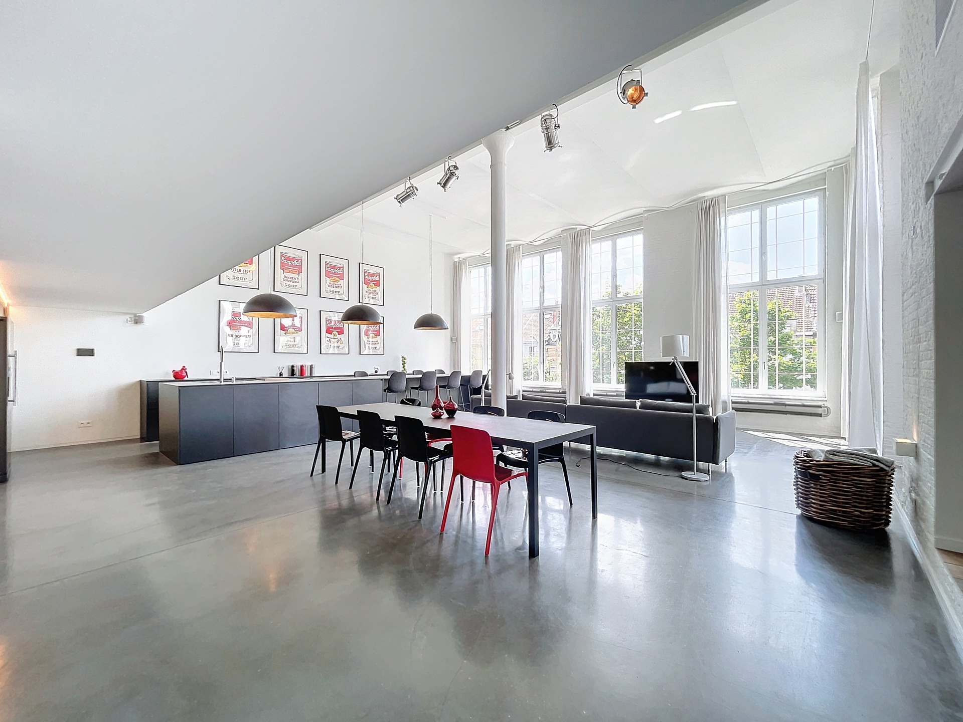 Gemeubelde uitzonderlijke loft met 2 SLPKS en terras te Gent - foto 4