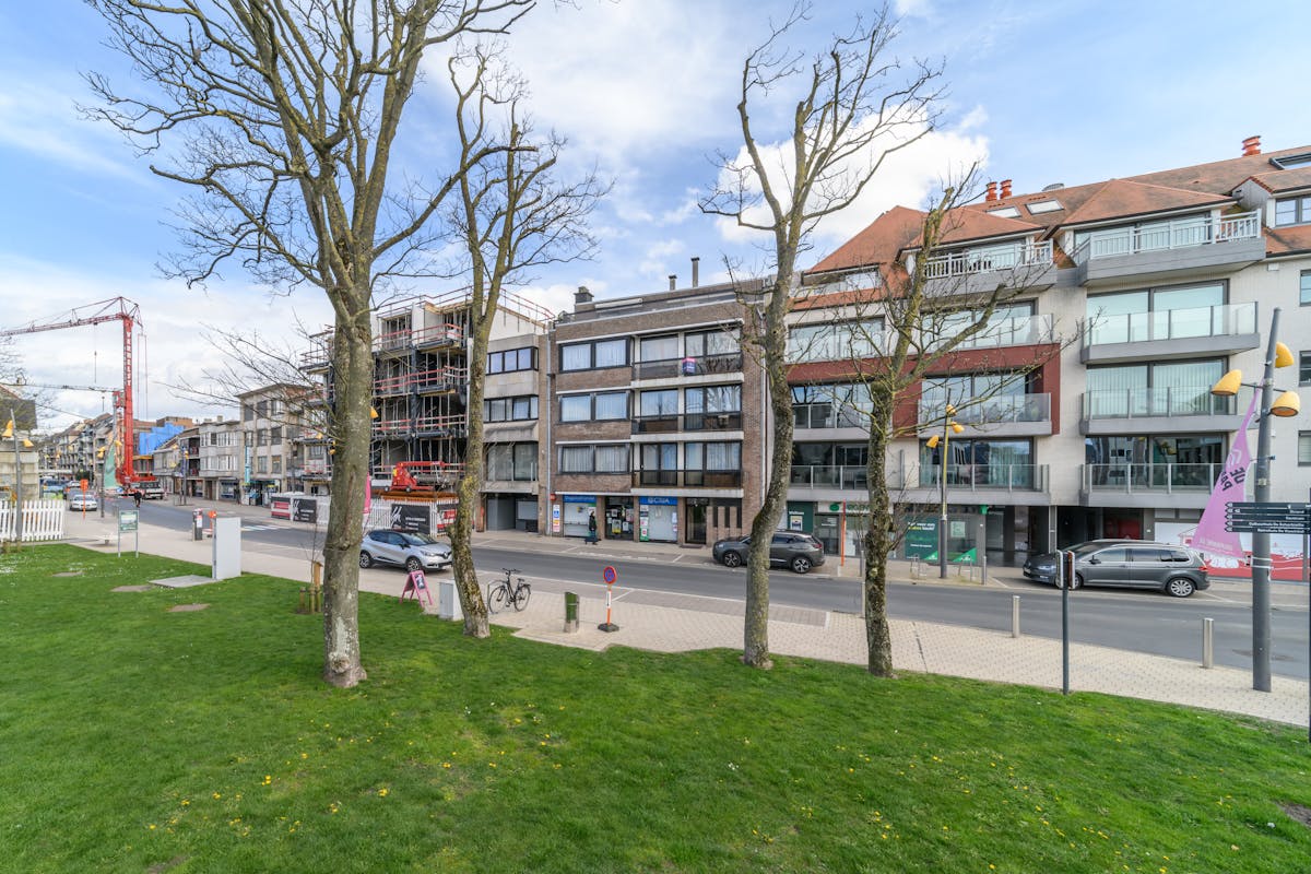 Commercial property with studio for sale in the Zeelaan in De Panne. - photo 1