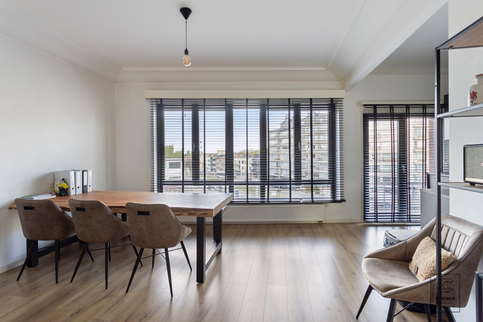 Prachtig gerenoveerd appartement met 2 slaapkamers, terras en bew. opp. van 80m2! - foto 5