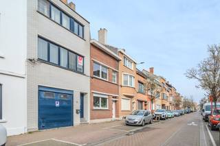 Discover this ready-to-move-in three-bedroom first floor apartment, located along the Gerststraat in a residential residential area in Ostend. This location offers the perfect balance between tranquility and excellent accessibility to both the beach and the bustling city center, with all necessary amenities and public transport within walking distance.Layout:*Ground floor- entrance hall- indoor garage (33m²) with water and electricity- practical laundry room (11m²)- cozy city terrace of no less than 34m²!* 1st floor- bright living space (25m²)- open kitchen (10m²) with two sinks, oven, dishwasher, fridge with freezer and gas stove.- separate toilet*2nd floor- bedroom 1 (14m²)- bedroom 2 (15m²)- bathroom with a shower, sink and renewed boiler.* 3rd floor- bedroom 3 (13m²) with built-in attic cupboardsAn additional advantage is that the building has a complete basement, which offers you a considerable amount of extra storage space.Pluses- quiet residential area- parking comfort- pleasant light- spacious terrace of 34m²- three full bedrooms- positive electrical inspection- new condensing boiler (Viessmann) and boiler- asbestos safe- mobiscore of 8.9!Are you looking for a ready-to-move-in home for sale with a spacious terrace and a garage in Ostend? Contact us for an on-site visit!These AI visualizations are meant to inspire. Technical specifications, urban planning regulations or the concrete possibilities for realization were not taken into account.