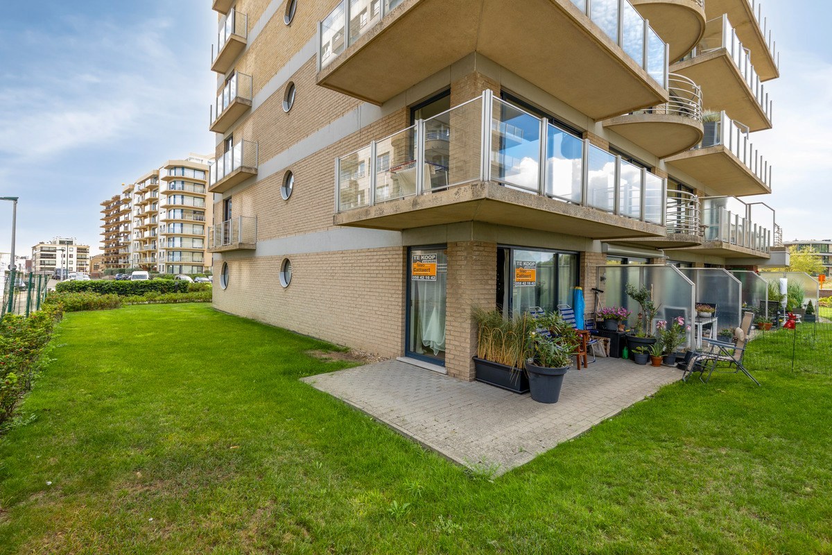 RUIM HOEKAPPARTEMENT MET 1 SLAAPKAMER EN GROOT ZONNETERRAS GELEGEN VLAKBIJ HET STRAND EN DE PRACHTIGE LEOPOLD I ESPLANADE TE DE PANNE - foto 1