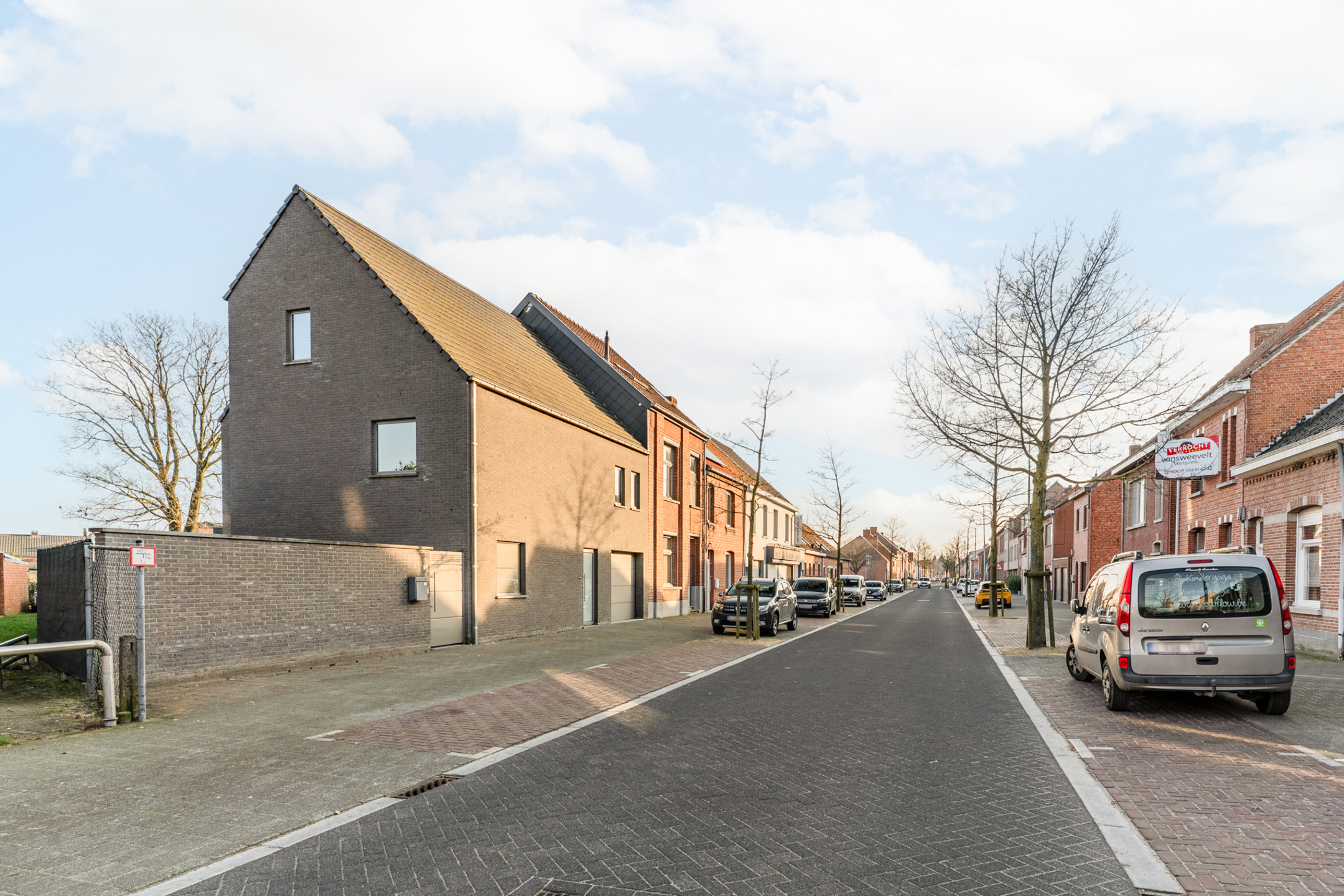 Recent gebouwde half-open bebouwing met 5 slaapkamers en inpandige garage op toplocatie  - foto 4