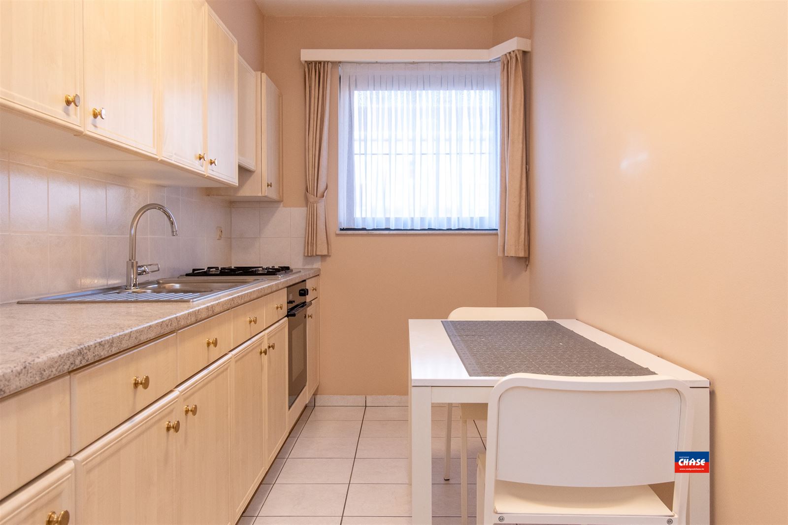 Verzorgd appartement met garagebox in rustige omgeving - foto 4