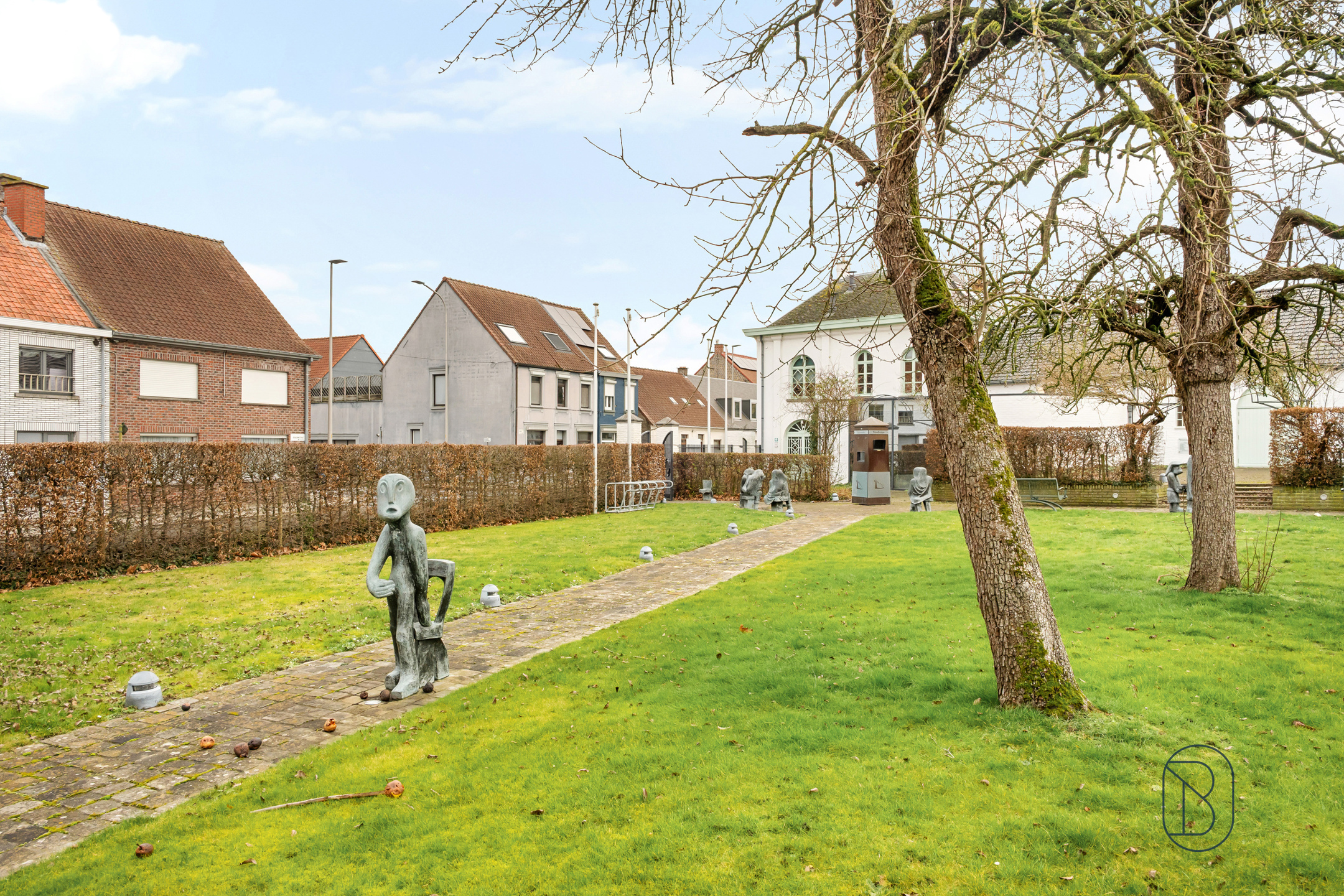 HOB met dubbele garage en veel potentieel aan Enameplein - foto 1