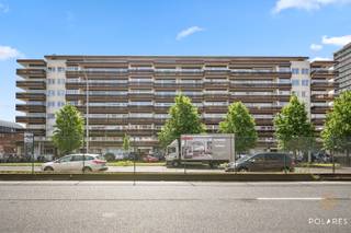 Inscrivez-vous aux visites via www.polares.euDans la résidence Piccadilly, située à la Tervuursevest, nous trouvons cet appartement bien entretenu de...