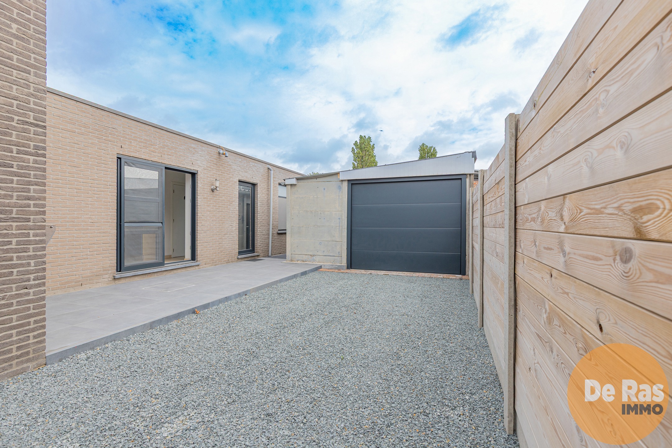 BAVEGEM - Gezinswoning met grote garage/werkplaats - foto 2