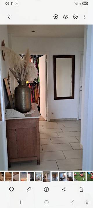Mooi appartement in het centrum van arendonk op de derde verdieping. Lift aanwezig.<br />Dichtbij winkels, school, openbaar vervoer....<br />Inkomhal met kleine berging, apart toilet en 2 slaapkamers. 1 slaapkamer met badkamer, met bad en extra toilet en 1 slaapkamer met douche.<br />Woonkamer met hoog plafond en ingemaakte kast. Open keuken. Voor en achteraan mooi terras.<br />In kelder ook nog een berging. Voor fietsen ook nog een gemeenschappelijke open fietsenstalling. Vanaf 1 november beschikbaar.