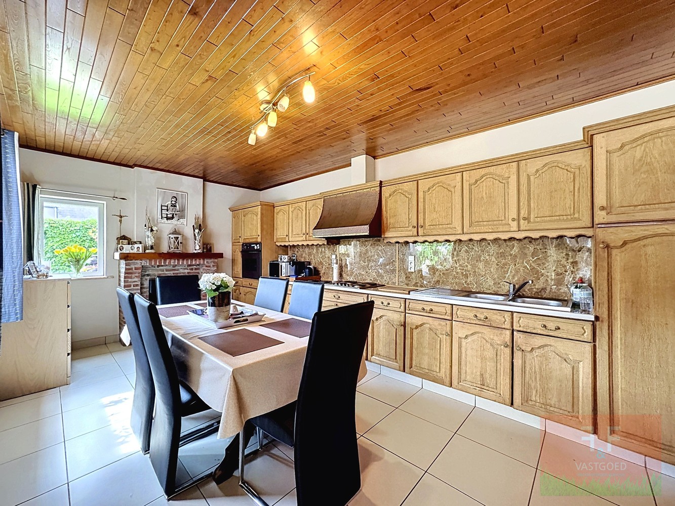 Hoekwoning met 3 slaapkamers, garage en zuid gerichte tuin te Sint-Lievens-Houtem - foto 4