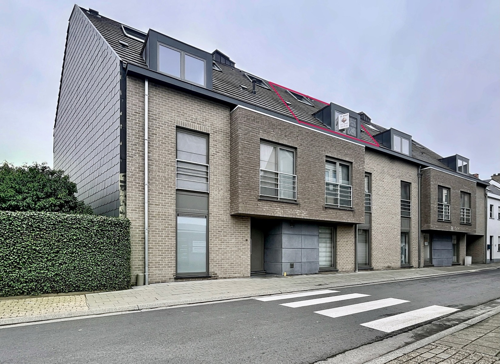 Prachtig duplexappartement met 2 SLPK, Terras & Staanplaats! - foto 1