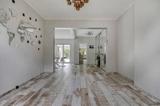 Instapklare driegevelwoning met vergunde lodge nabij Fiji-wijk – Wezembeek-Oppem Op slechts 100 meter van de geliefde Fiji-wijk vindt u...