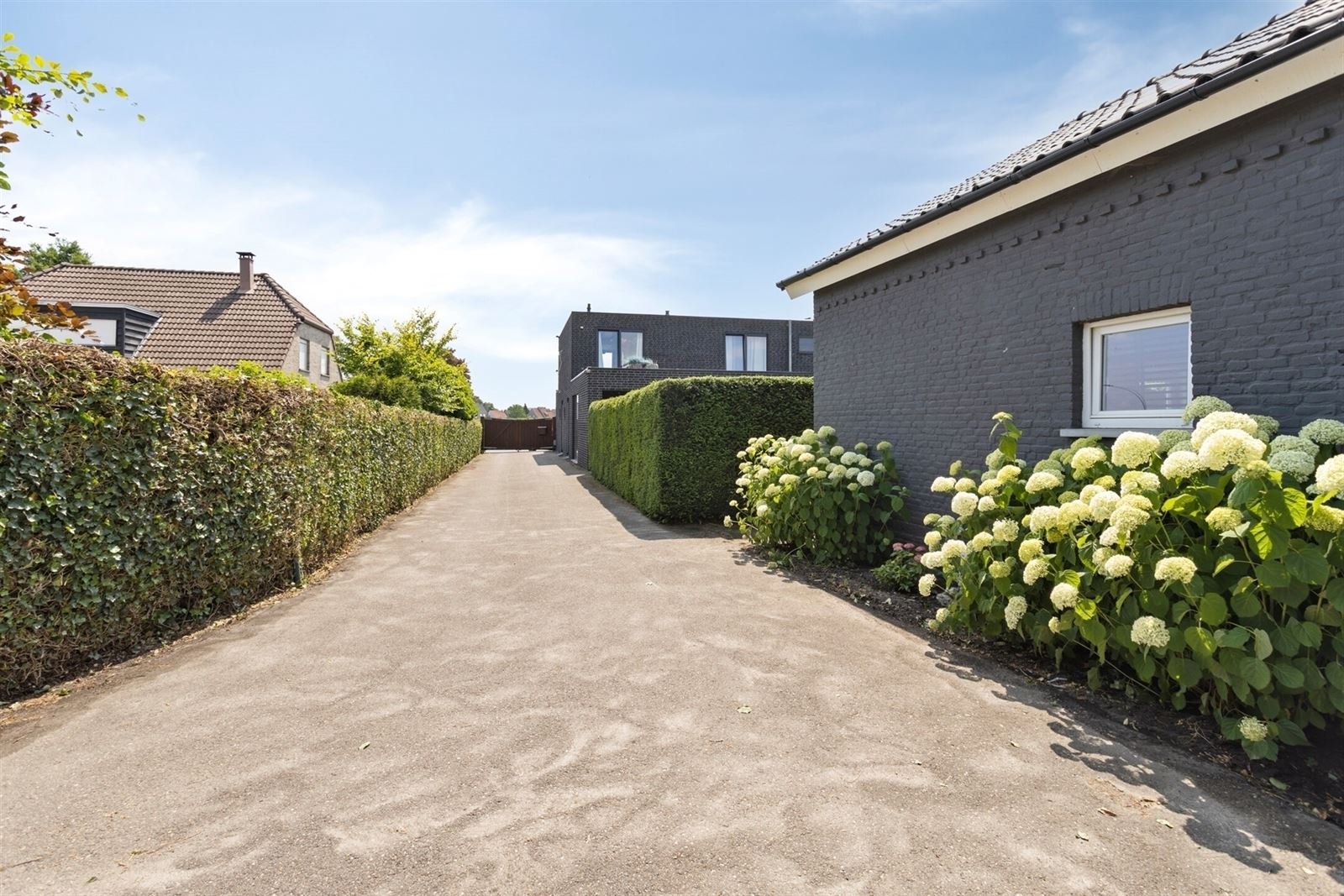 Unieke combinatie van woonst met 'bijhuisje' en grote hal  - foto 4