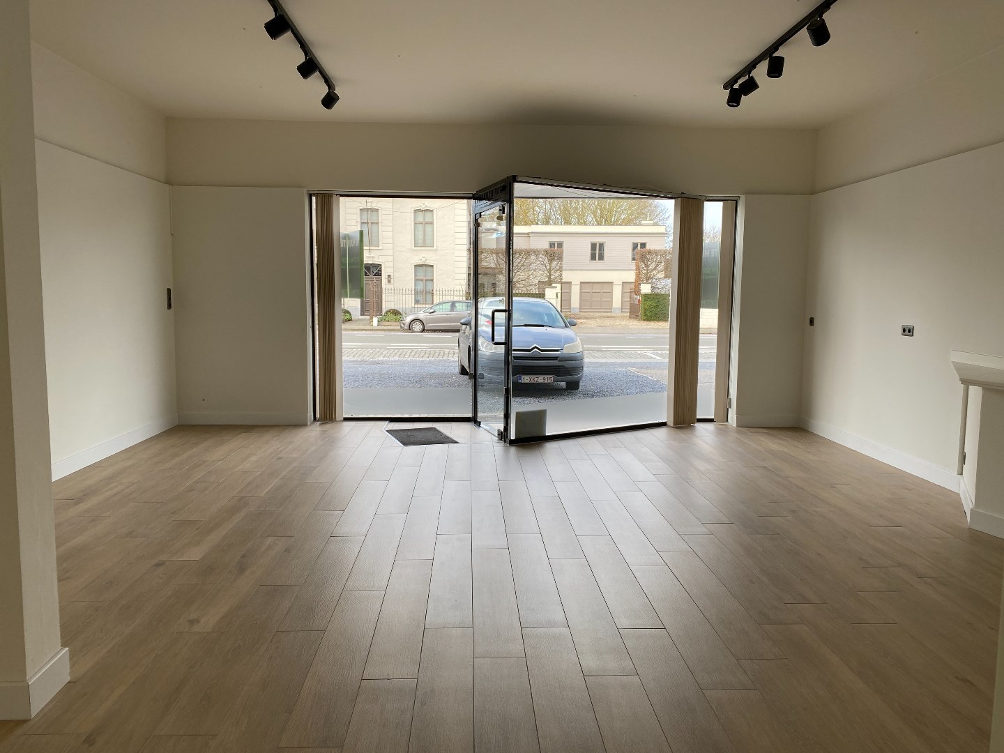 Commercieel handelspand op de Grote Steenweg te Olsene - foto 3