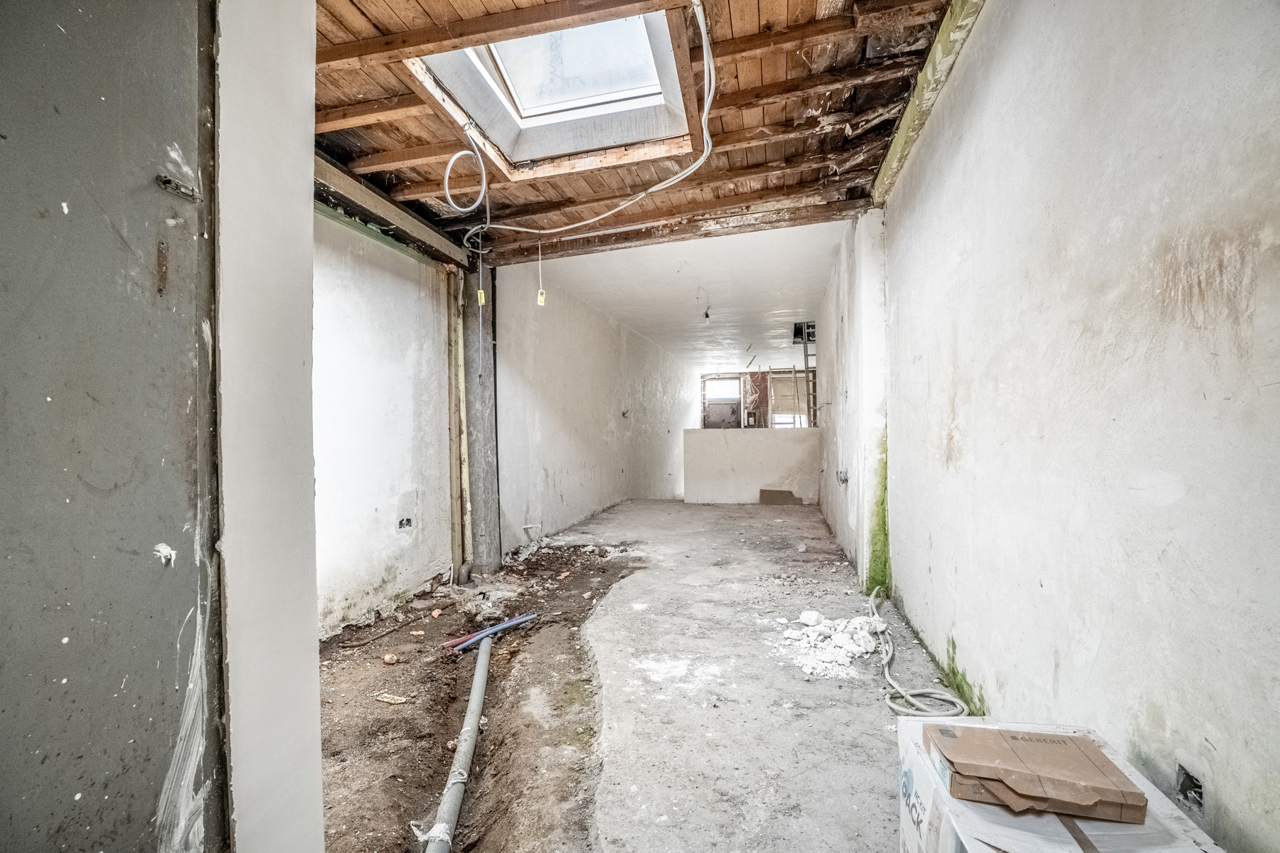 Te renoveren woning met veel potentieel - foto 5