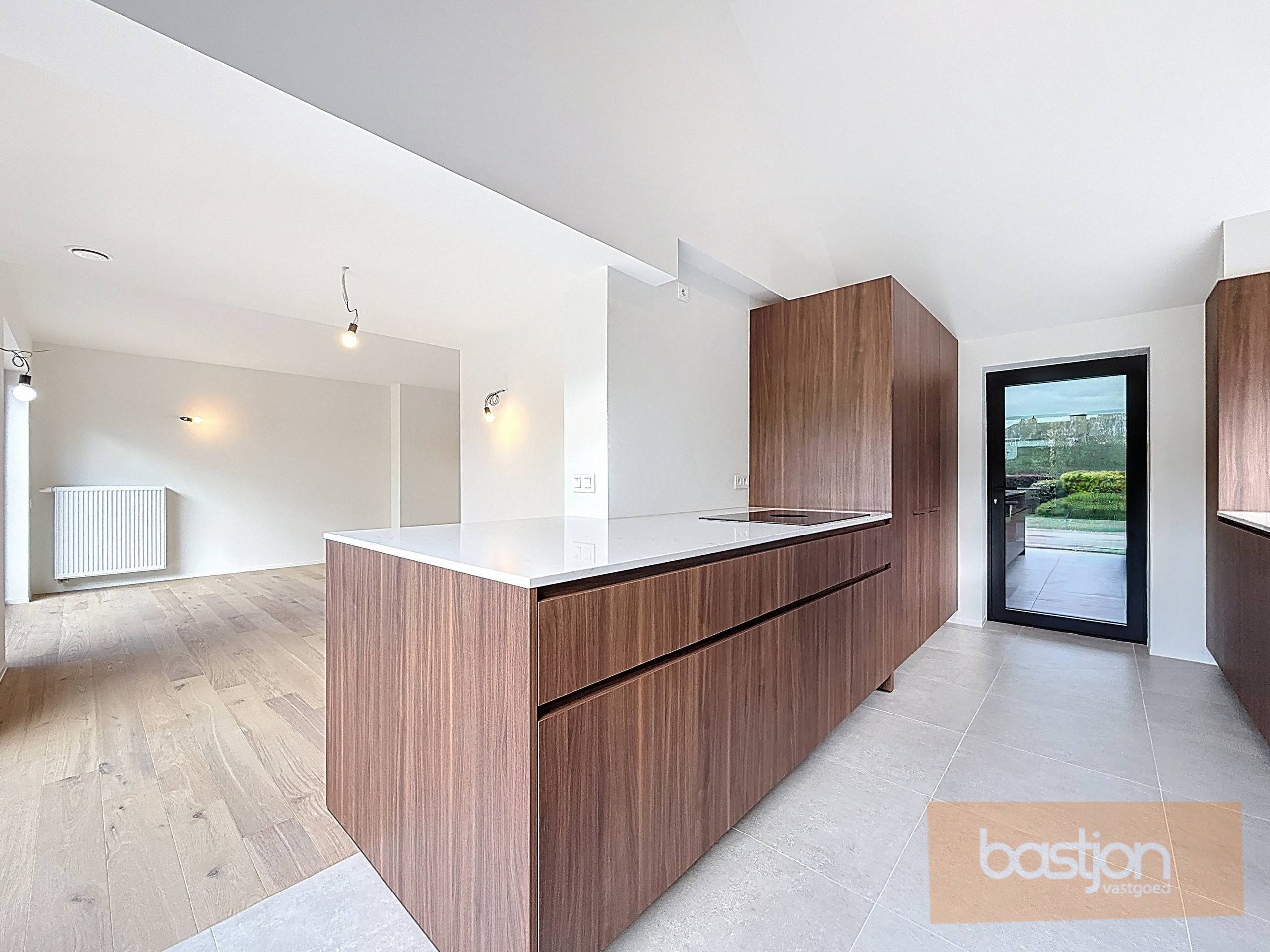 Volledig gerenoveerde, lichtrijke woning met uitzicht op het Preshoekbos - foto 5