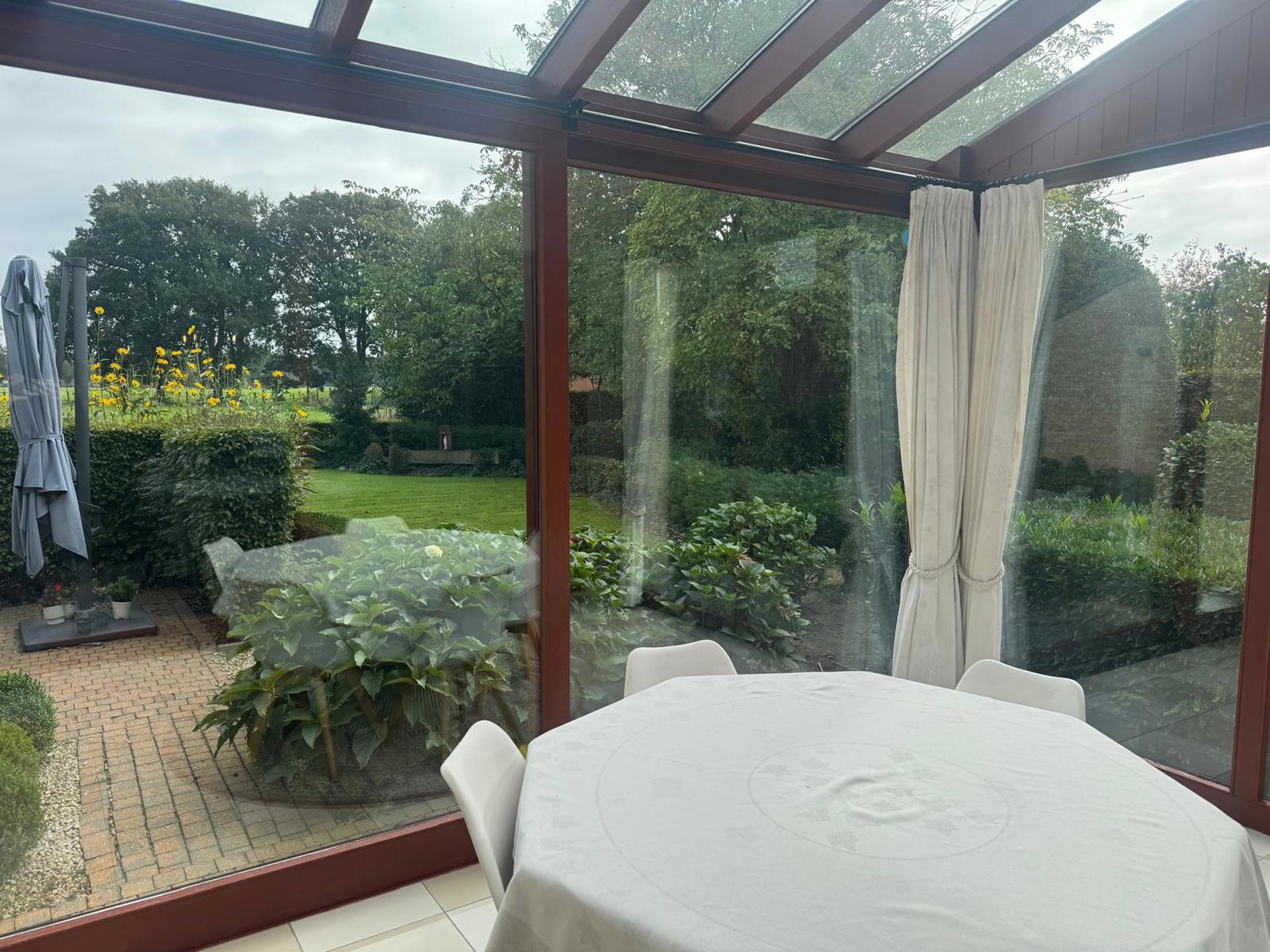 Gezinswoning met 3 slaapkamers, garage en tuin - foto 4
