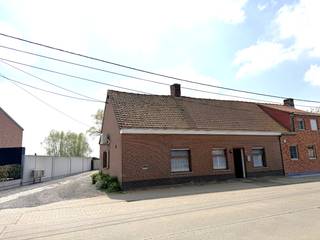 Inkomhal - leefruimte met keuken - veranda - badkamer - 3 slaapkamersGarage - tuin...
