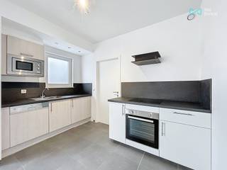 We Invest vous propose ce charmant appartement à louer idéalement situé à 2 pas de la gare de Braine-le-Comte.Fraichement remis à neuf, il vous...
