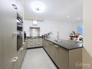 Luxueux appartement en duplex (env. 125 m²) avec une terrasse spacieuse et ensoleillée (env. 20 m²)Hall d'entrée avec toilettes séparées et...