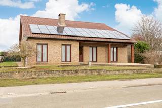 In een rustige woonomgeving in Meerhout, met alle voorzieningen en een vlotte verbinding naar de omliggende gemeenten, bevindt zich deze...