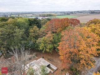 Prachtig gelegen bouwgrond met bestaande kelder temidden het groen van Bellegembos. De aanwezig kelderruimte (bouwkost ca 300.000€) is...