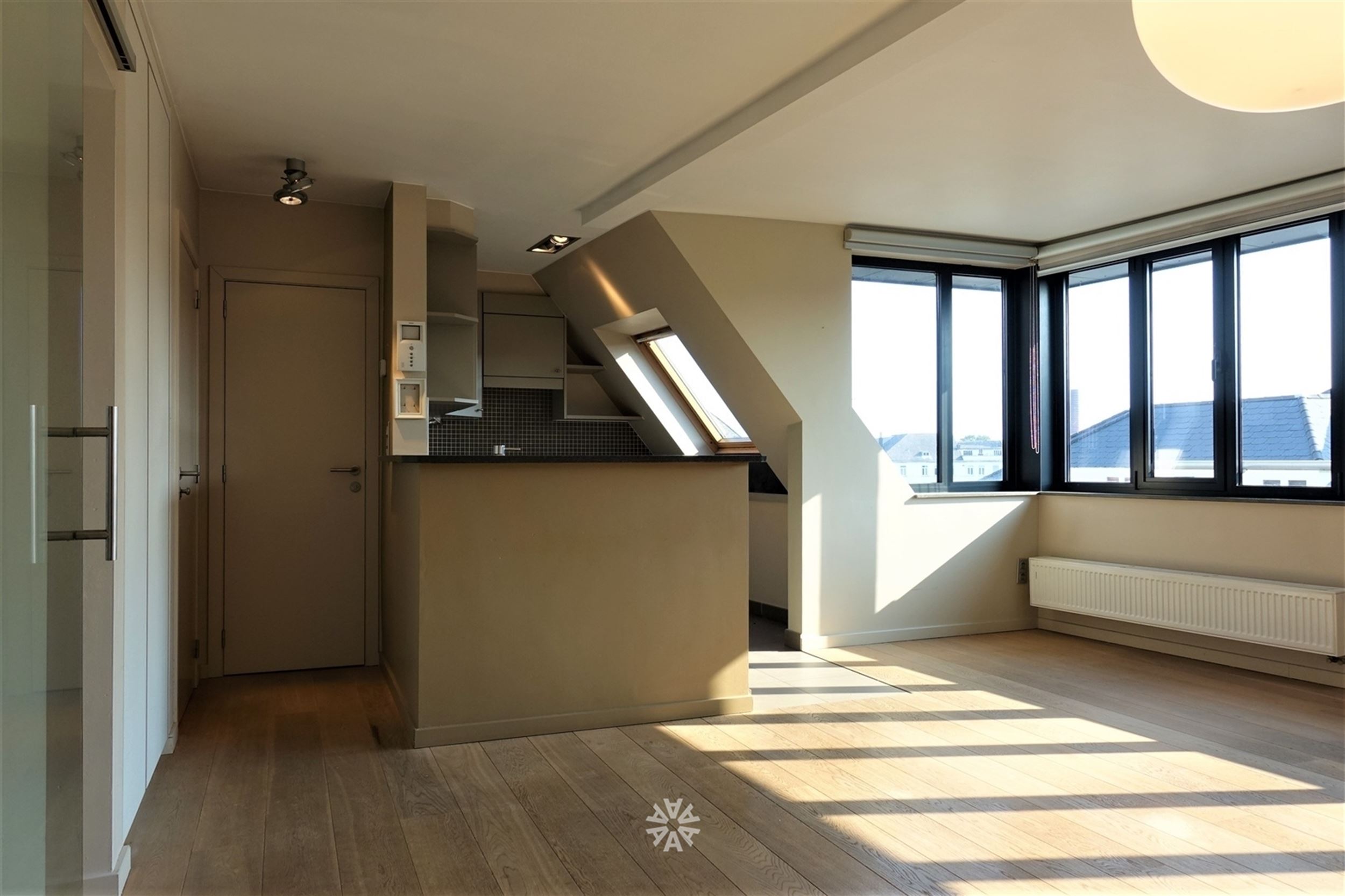 Duplex appartement met ruim terras en parkeerplaats te huur in Gent - foto 4