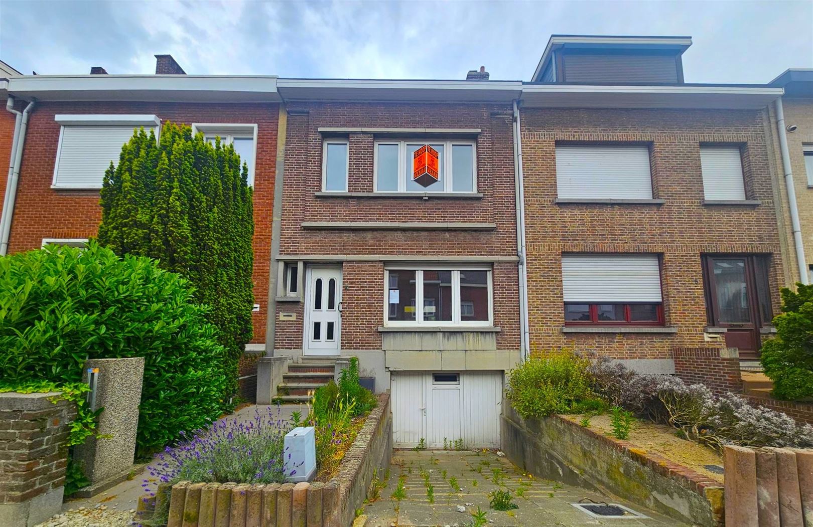Zeer gunstig gelegen burgerwoning in autoluwe woonwijk. - foto 1