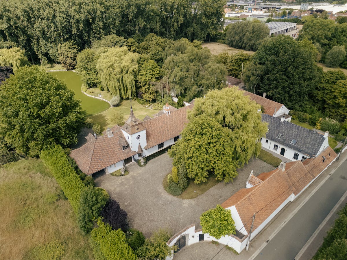 Domaine unique à vendre à la périphérie de Roeselare - photo 1