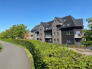 RECENT, ENERGIEZUINIG EN KWALITATIEF GELIJKVLOERSAPPARTEMENT MET 1 RUIME SLAAPKAMER EN TERRASligging in residentie "Sterre" aan overkant Schelde-dijk...