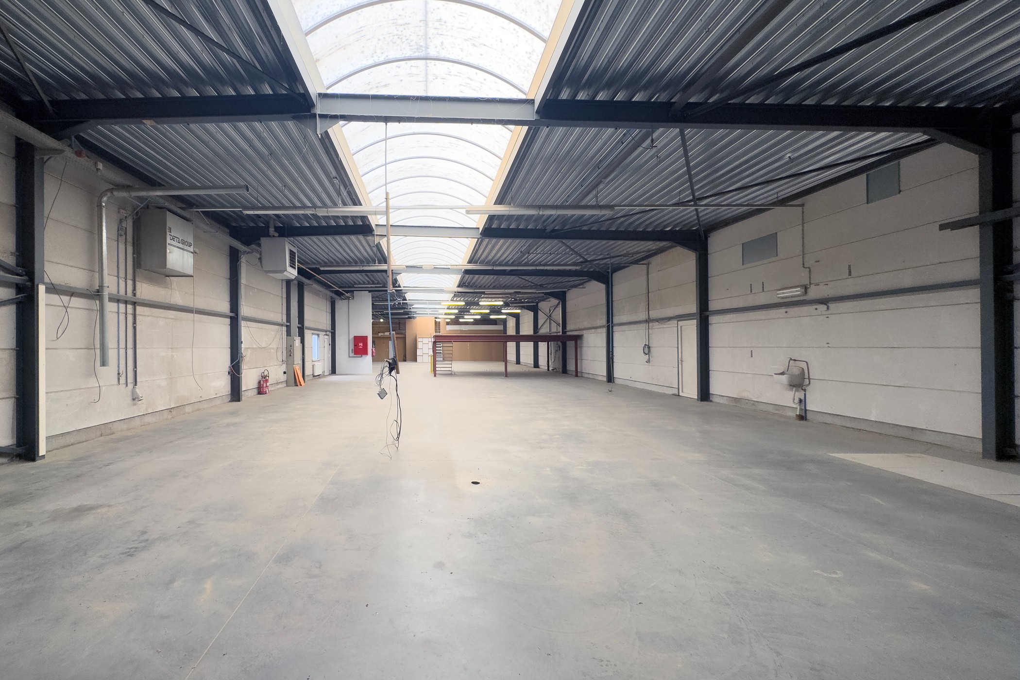 Multifunctioneel bedrijfsgebouw van 1.120 m² op perceel van 2.411 m² - foto 4