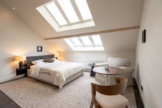 <p><span>Stijlvolle studio in co-living concept in hartje Antwerpen </span></p><p><span> </span></p><p><span>Deze studio (derde verdieping) maakt deel uit van "Old Brick", een prachtig gerenoveerd gebouw van meer dan 600 m², gelegen aan de Oudesteenweg 108 in een rustige buurt, vlakbij winkels, openbaar vervoer en het Centraal Station van Antwerpen.</span></p><p><span> </span></p><p><span>De studio beschikt over een eigen bed, badkamer met douche en toilet en kitchenette, wat zorgt voor comfort en privacy. </span></p><p><span>Daarnaast hebben bewoners toegang tot kwalitatieve gemeenschappelijke ruimtes, waaronder een volledig uitgeruste keuken, ruime leefruimte, eetplaats, werkplekken en een gezellige lounge, ontworpen om verbinding en welzijn te stimuleren. </span></p><p><span> </span></p><p><span>Old Brick huisvest een dynamische community van voornamelijk internationale expats en young professionals die waarde hechten aan comfort, design en samenleven. </span></p><p><span> </span></p><p><span>Bijzonderheden:</span><span> </span></p><p><span>- De huurprijs is inclusief elektriciteit, water, gas, internet, wekelijkse cleaning van de gemeenschappelijke ruimtes, meubilair, Netflix en community events. </span></p><p><span>- Onmiddellijk beschikbaar (vanaf 1 april 2026) </span></p><p><span> </span></p><p><span>De foto's vanaf de draaitrap zijn van de gemeenschappelijke delen. </span></p><p><span> </span></p><p><span>Ben jij geïnteresseerd in gemeubelde kamers te huur in Antwerpen centrum, ben je op zoek naar ander vastgoed of wens je de waarde van jouw eigendom te kennen? Dan ben je bij BOLT Immo aan het juiste adres! Wij helpen jou graag verder.</span></p><p><span> </span></p><p><span>__________________________________________________________________________</span></p><p><span> </span></p><p><span>Stylish private studio in a co-living concept in the heart of Antwerp</span></p><p><span> </span></p><p><span>This studio (third floor) is part of “Old Brick” a beautifully renovated building of over 600 m², located at Oudesteenweg 108 in a quiet neighborhood, close to shops, public transport, and Antwerp Central Station.</span></p><p><span> </span></p><p><span>The studio features a private bed, bathroom with shower and toilet, and kitchenette, ensuring comfort and privacy.</span></p><p><span>In addition, residents have access to high-quality shared spaces, including a fully equipped kitchen, spacious living area, dining space, workspaces, and a cozy lounge, all designed to foster connection and well-being.</span></p><p><span> </span></p><p><span>Old Brick is home to a dynamic community of mainly international expats and young professionals who value comfort, design, and community living.</span></p><p><span> </span></p><p><span>Key features:</span></p><ul><li><span>The rental price includes electricity, water, gas, internet, weekly cleaning of the common areas, furniture, Netflix, and community events </span></li><li><span>Available immediately (from April 1st, 2026) </span></li></ul><p><span> </span></p><p><span>The photos from the spiral staircase onwards show the common areas. </span></p><p><span> </span></p><p><span>Are you interested in this studio for rent in Antwerp, are you looking for other real estate or would you like to know the value of your property? Then you have come to the right place at BOLT Immo! We will gladly help you.</span></p><p><span> </span></p><p><span> </span></p><p><span> </span></p><p><span> </span></p><p><span> </span></p>