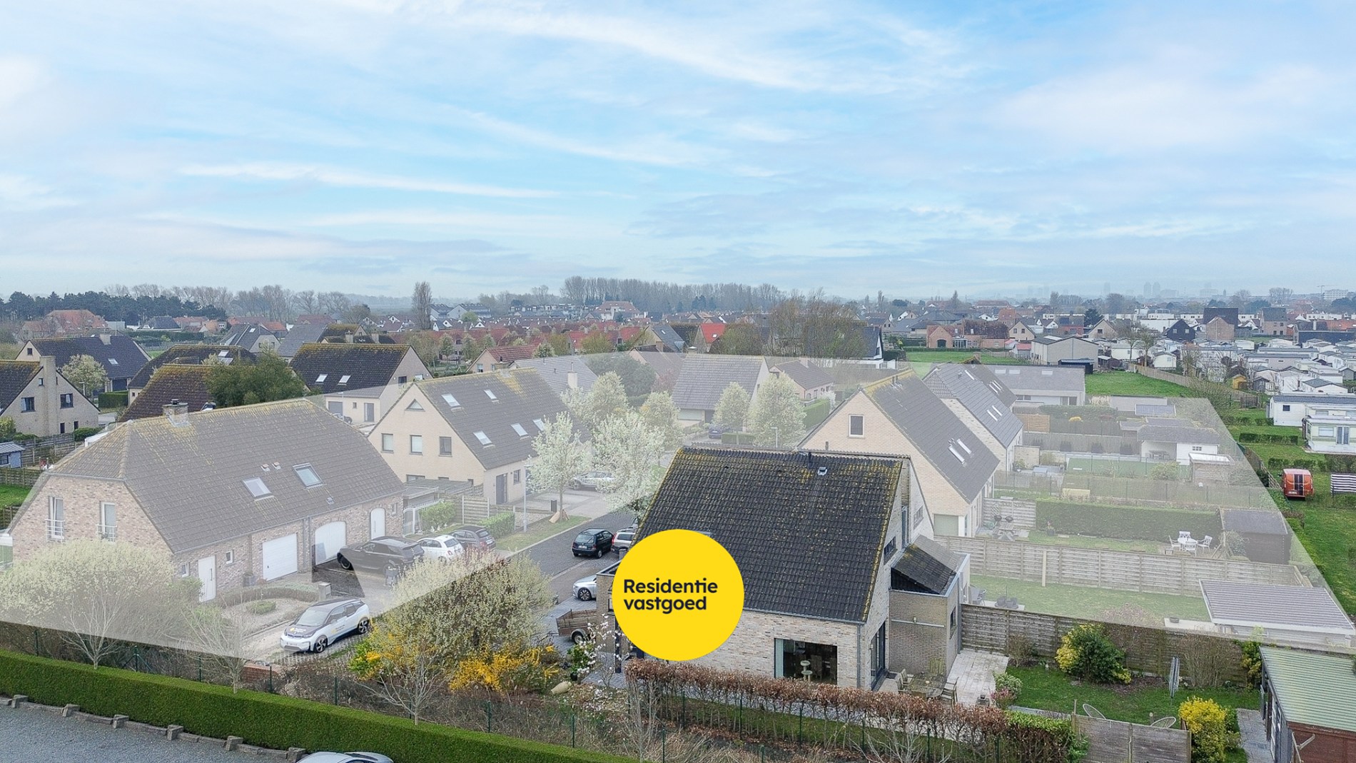 Instapklare halfopen woning met 3 slaapkamers en zonnige tuin in Vosseslag, vlakbij bos en duinen - foto 2