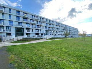 Twee slaapkamer nieuwbouwappartement aan het prachtige Vianderdomein te Tienen met o.a. een bewoonbare oppervlakte van 84 m², ruime woonkamer met...
