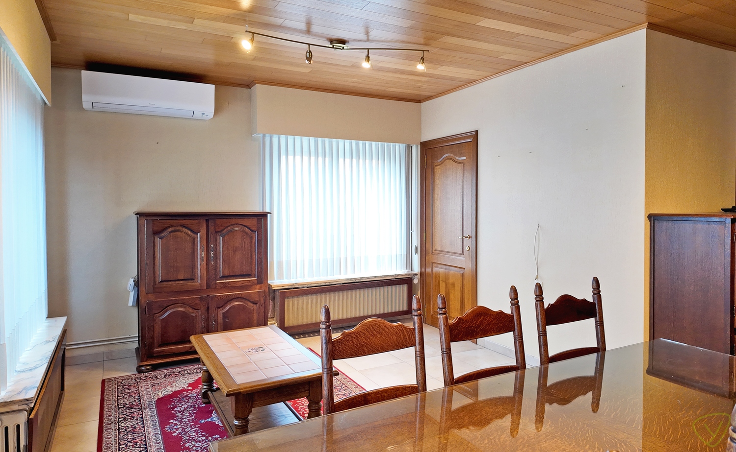 Verrassend ruime woning met 4 slaapkamers en garage - foto 3