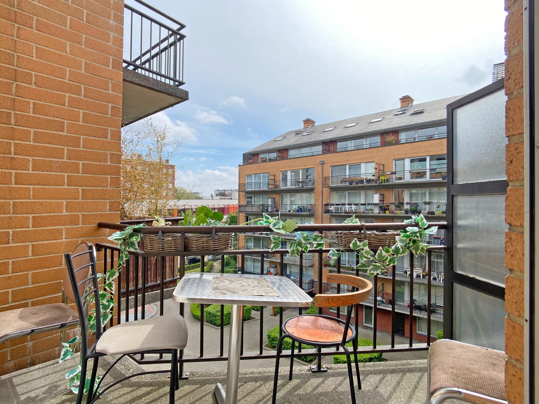 Appartement spacieux avec 3 chambres et deux terrasses ! - foto 3
