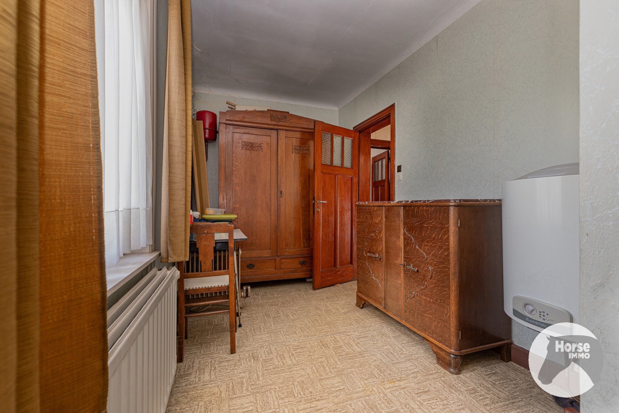 BURST - Te renoveren woning met tal van mogelijkheden - foto 4