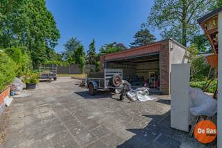 EERSTE BEZOEKDAG ZATERDAG 06/06 VAN 10u (enkel op afspraak!)MERELBEKE - Deze te moderniseren, ruime HOB op een perceel van 500m² biedt veel...