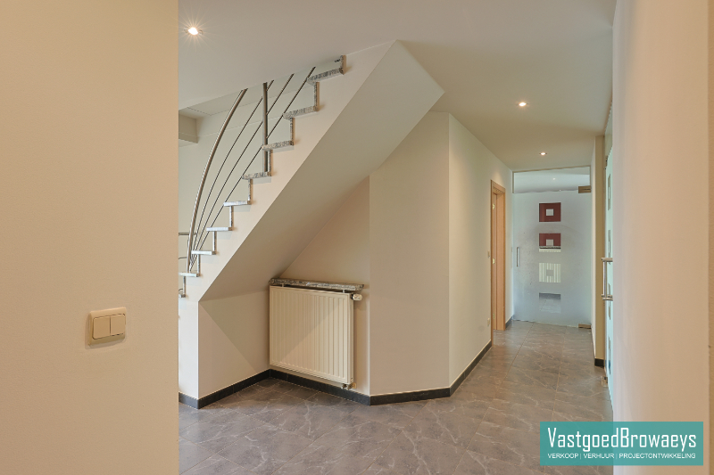 Instapklaar appartement met 3 slaapkamers en terras in hartje Zwalm - foto 4