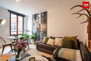 Welkom in deze charmante (starters)woning, gelegen in een rustige straat op enkele stappen van het historisch centrum. De woning is instapklaar...