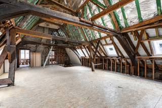 Te koop te GERAARDSBERGENVerkoopsinfo : Pieter Cardoen 0475 36 12 52, pieter@cornelis-goeman.beDit renovatieproject of investeringsproject is gelegen...