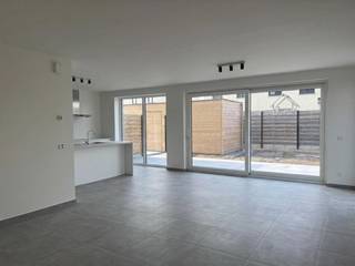 Maak uw bezoek aan ons nog eenvoudiger! Vul alstublieft vooraf de huurdersfiche in en stuur deze naar delphine@vastgoeddemeyer.be. Wij nemen...