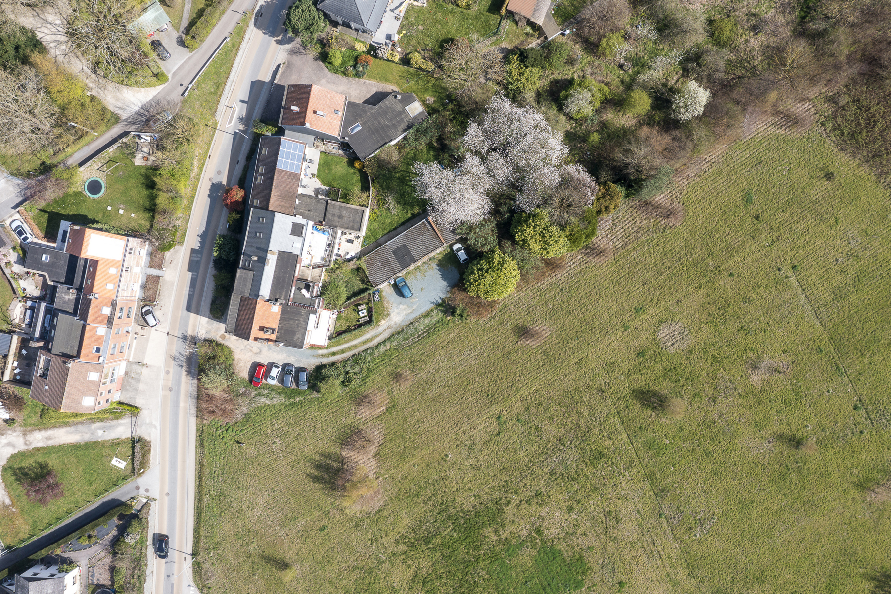 Bouwgrond voor het oprichten van een half-open gezinswoning - foto 3