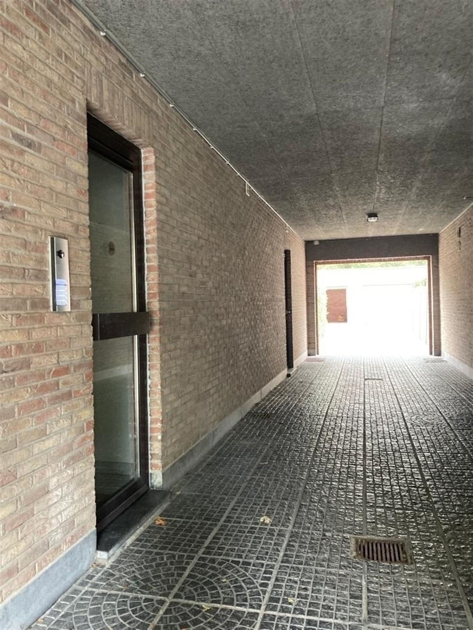 Ruim gerenoveerd eerste verdiep in woonpark bij dorpscentrum - foto 2