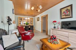 Deze instapklare woning in Genk heeft een perceeloppervlakte van 1a 75ca en een bewoonbare oppervlakte van 143m².INDELING WONINGInkomhal, leefruimte,...